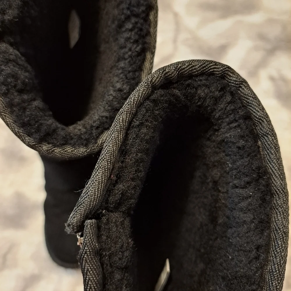 UGG Australia Womens Black Suede Boots   Size 6